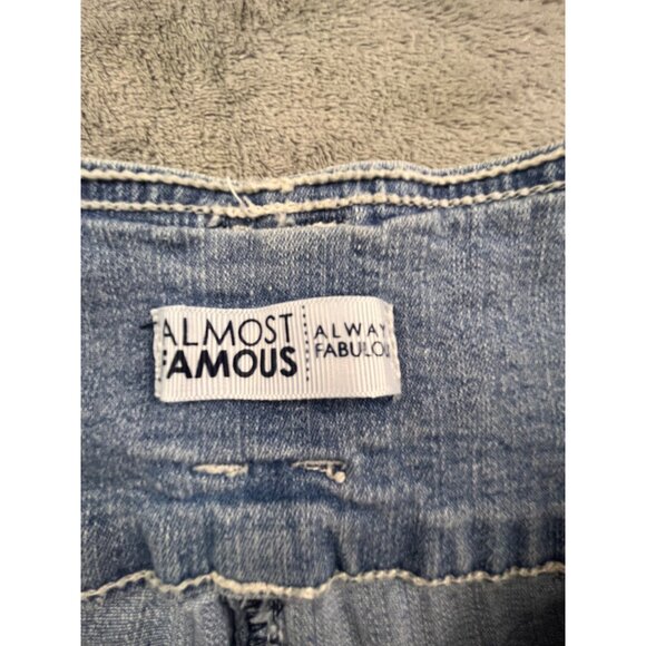 Almost Famous Women's SZ 9 Distressed Denim Shorts Lace Trim Baby Doll JCP49898 - Picture 4 of 14